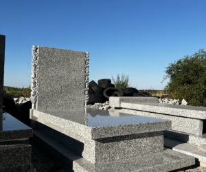 Nagrobek pojedynczy nagrobek granitowy strzegom nowoczesny