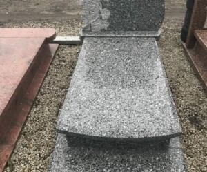 Nagrobek pojedynczy artystyczny nagrobek granitowy opole