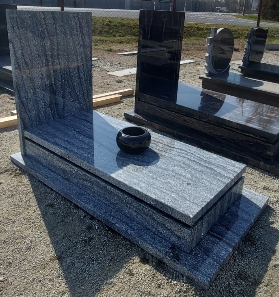 Pomnik z polskiego granitu Graniczna 472822621 1120459633054283 5287465839251872828 n 2